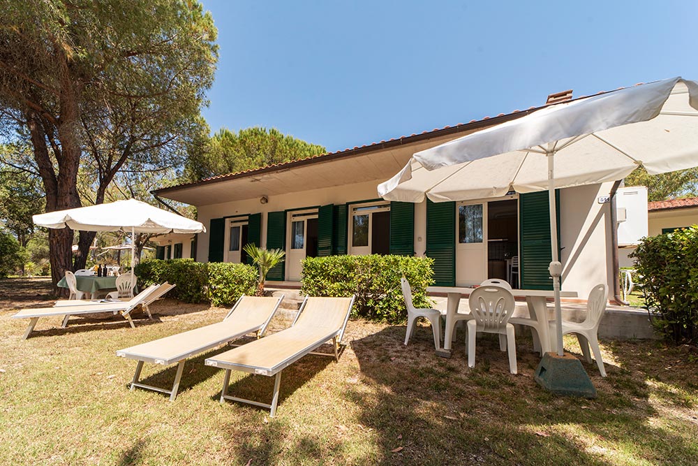 Bungalows a Lacona, a 200 metri dal mare